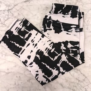 Alo Black White Capri Yoga Pants Small